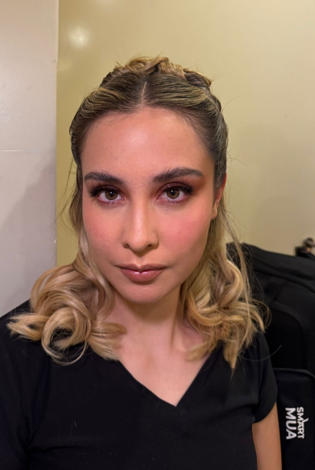 Look glam con ojos ahumados
